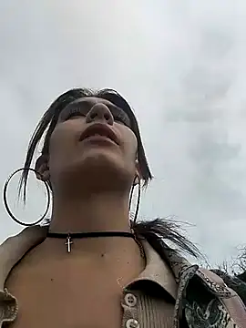 Snapshot of Alysson-- chatting on 03/17/25, 01:18 Alysson-- online show from 03/17/25, 01:18