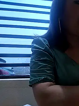 Snapshot of Alysson-- chatting on 03/19/25, 12:23 Alysson-- online show from 03/19/25, 12:23