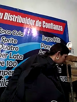 Snapshot of Alysson-- chatting on 09/23/25, 01:58 Alysson-- online show from 09/23/25, 01:58