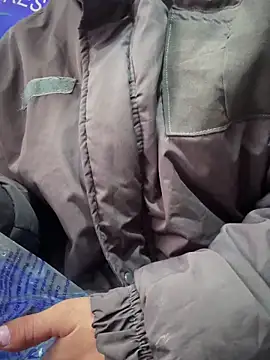 Snapshot of Alysson-- chatting on 10/08/25, 03:31 Alysson-- online show from 10/08/25, 03:31