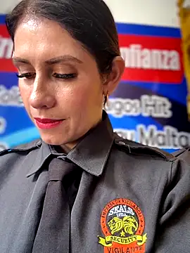 Snapshot of Alysson-- chatting on 10/20/25, 03:01 Alysson-- online show from 10/20/25, 03:01