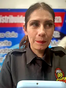 Snapshot of Alysson-- chatting on 10/24/25, 03:19 Alysson-- online show from 10/24/25, 03:19