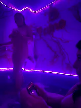 Snapshot of Alysson-- chatting on 10/26/25, 07:03 Alysson-- online show from 10/26/25, 07:03