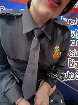 Snapshot of Alysson-- chatting on 11/03/25, 03:35 Alysson-- online show from 11/03/25, 03:35