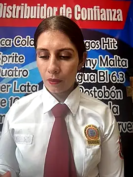 Snapshot of Alysson-- chatting on 11/07/25, 04:07 Alysson-- online show from 11/07/25, 04:07