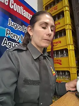 Snapshot of Alysson-- chatting on 11/15/25, 03:19 Alysson-- online show from 11/15/25, 03:19