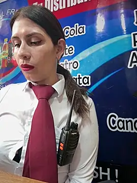 Snapshot of Alysson-- chatting on 11/24/25, 02:17 Alysson-- online show from 11/24/25, 02:17