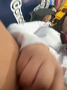 Snapshot of Alysson-- chatting on 11/29/25, 01:25 Alysson-- online show from 11/29/25, 01:25