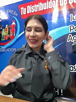 Snapshot of Alysson-- chatting on 12/01/25, 06:13 Alysson-- online show from 12/01/25, 06:13