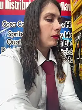 Snapshot of Alysson-- chatting on 12/22/25, 03:09 Alysson-- online show from 12/22/25, 03:09