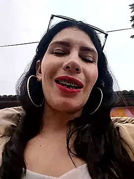 Snapshot of Alysson-- chatting on 01/06/26, 02:43 Alysson-- online show from 01/06/26, 02:43