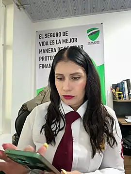 Snapshot of Alysson-- chatting on 02/19/26, 02:35 Alysson-- online show from 02/19/26, 02:35