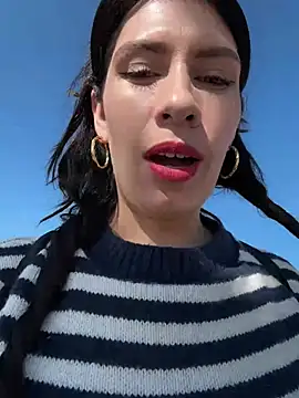 Snapshot of Alysson-- chatting on 02/27/26, 01:33 Alysson-- online show from 02/27/26, 01:33