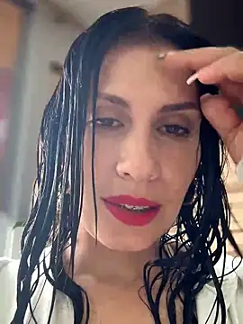 Snapshot of Alysson-- chatting on 06/10/26, 12:59 Alysson-- online show from 06/10/26, 12:59