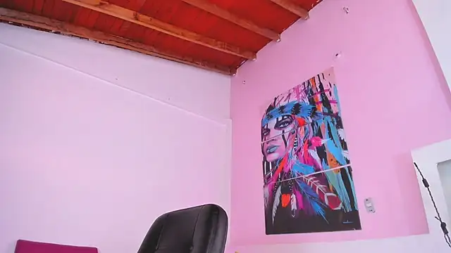 Snapshot of lunoxx_ chatting on 12/15/24, 06:04 lunoxx online show from 12/15/24, 06:04