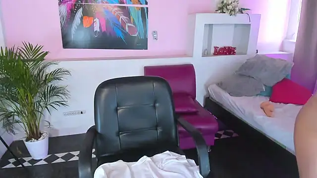 Snapshot of lunoxx_ chatting on 01/11/25, 08:54 lunoxx online show from 01/11/25, 08:54