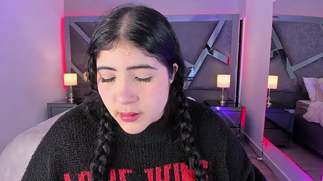 AmberiniHoffman online show from 02/11/25, 06:11