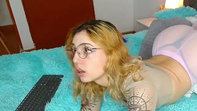 Thea Aphros  online show from 10/09/25, 01:47