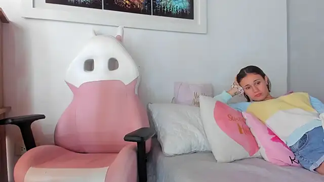 Snapshot of naughtyloverss chatting on 12/29/24, 05:22 naughtyloverss online show from 12/29/24, 05:22