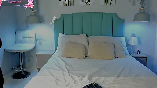 Khenta Michells online show from 02/12/25, 10:35