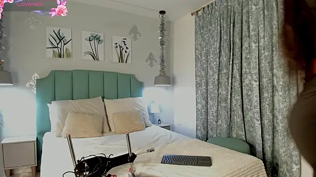 Khenta Michells online show from 02/13/25, 09:51