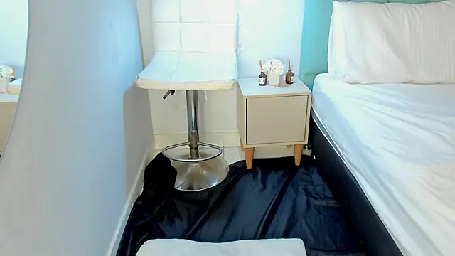 Khenta Michells online show from 03/07/25, 01:29