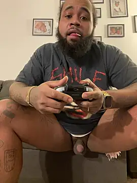 Snapshot of Pap1_Champo chatting on 01/01/25, 08:24 Pap1 Champo online show from 01/01/25, 08:24