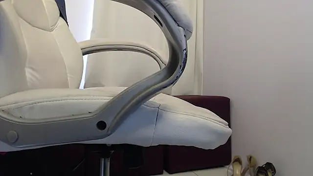 Snapshot of Abby_Halliwey chatting on 12/29/24, 05:22 Abby Halliwey online show from 12/29/24, 05:22