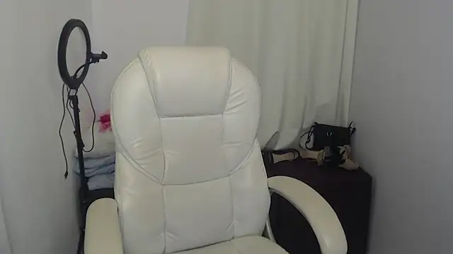 Snapshot of Abby_Halliwey chatting on 01/03/25, 08:22 Abby Halliwey online show from 01/03/25, 08:22