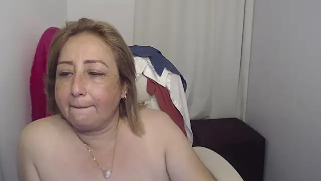 Snapshot of Abby_Halliwey chatting on 01/12/25, 08:04 Abby Halliwey online show from 01/12/25, 08:04