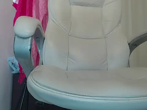 Snapshot of Abby_Halliwey chatting on 03/03/25, 05:29 Abby Halliwey online show from 03/03/25, 05:29