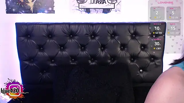 Skyler  blue4 online show from 11/05/25, 10:32