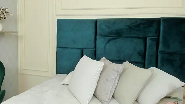 Charlotte Mayer online show from 02/19/25, 11:28