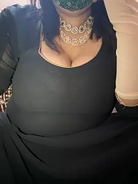 Snapshot of SnehaRai chatting on 02/21/25, 02:27 SnehaRai online show from 02/21/25, 02:27