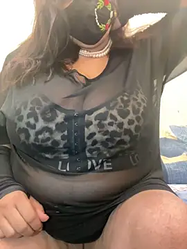 Snapshot of SnehaRai chatting on 10/01/25, 06:47 SnehaRai online show from 10/01/25, 06:47