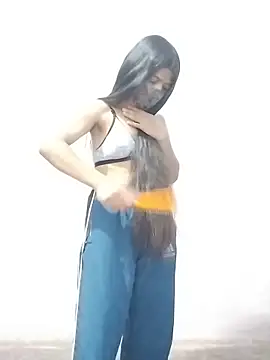 Snapshot of Cute-Ridhima chatting on 06/08/26, 01:28 Cute-Ridhima online show from 06/08/26, 01:28