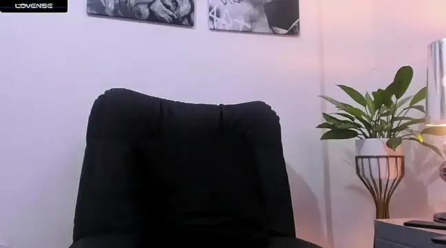 Snapshot of CruzVega chatting on 01/10/25, 07:54 CruzVega online show from 01/10/25, 07:54