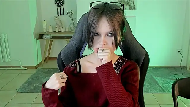 Elainebeness online show from 12/04/24, 09:18