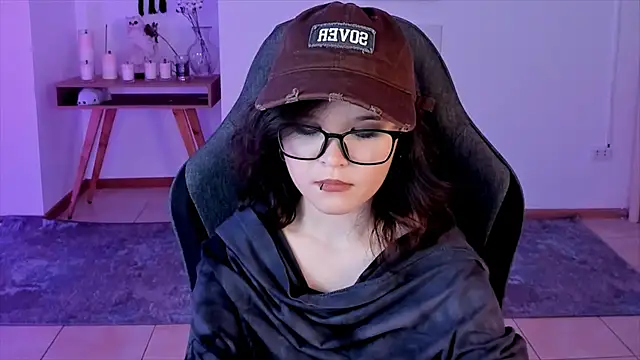 Elainebeness online show from 12/27/24, 10:48