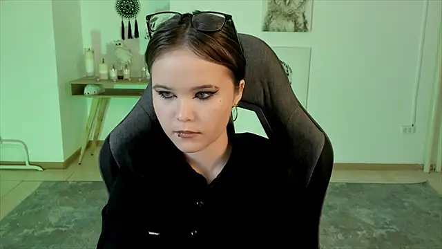 Elainebeness online show from 01/15/25, 07:23