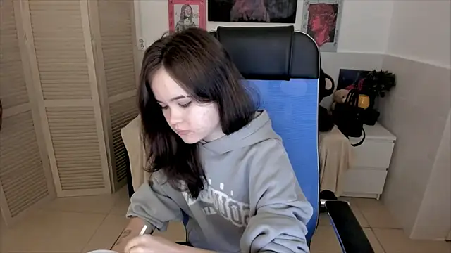 Elainebeness online show from 09/30/25, 08:14