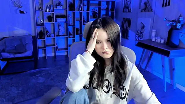 Elainebeness online show from 10/22/25, 08:08