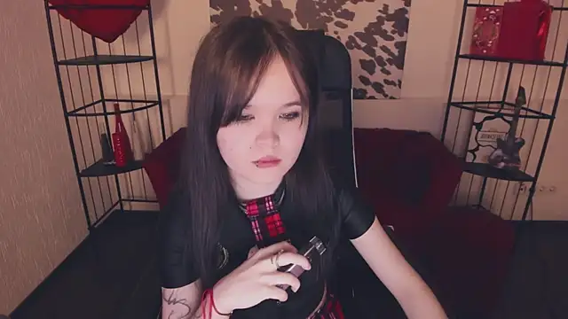 Elainebeness online show from 04/07/26, 07:47