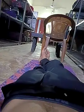 Snapshot of 1010SumiT chatting on 10/31/25, 05:25 1010SumiT online show from 10/31/25, 05:25