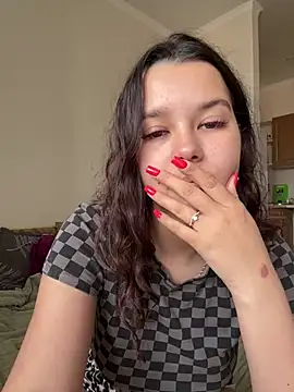 Snapshot of PoppyRobinson chatting on 12/12/24, 08:14 PoppyRobinson online show from 12/12/24, 08:14