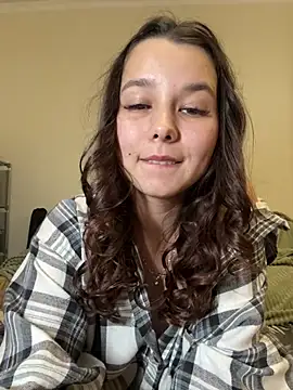 Snapshot of PoppyRobinson chatting on 12/13/24, 06:38 PoppyRobinson online show from 12/13/24, 06:38