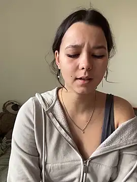 Snapshot of PoppyRobinson chatting on 12/14/24, 08:13 PoppyRobinson online show from 12/14/24, 08:13