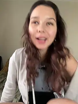 Snapshot of PoppyRobinson chatting on 12/15/24, 08:19 PoppyRobinson online show from 12/15/24, 08:19