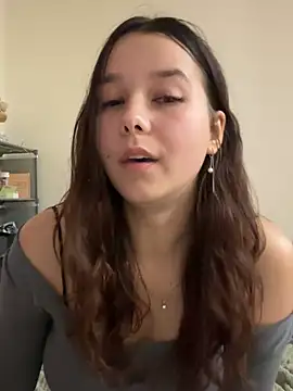 Snapshot of PoppyRobinson chatting on 12/20/24, 06:56 PoppyRobinson online show from 12/20/24, 06:56