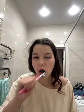 Snapshot of PoppyRobinson chatting on 12/21/24, 08:28 PoppyRobinson online show from 12/21/24, 08:28